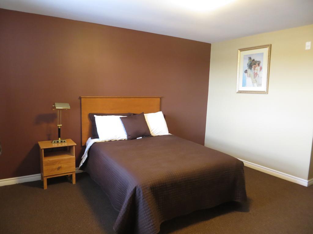Regency Athletic Resort / Bar & Grill Niagara Falls Rum bild